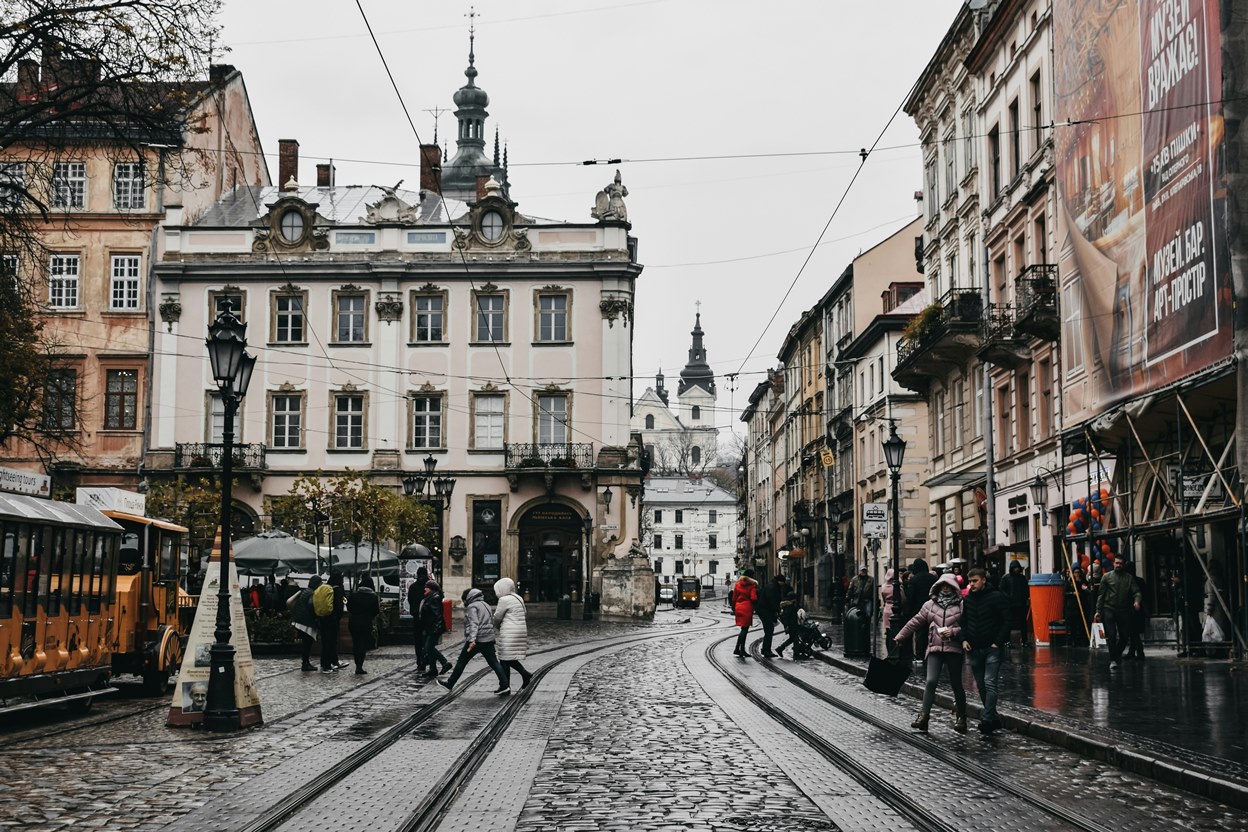 ВЕСНЯНИЙ ЛЬВІВ