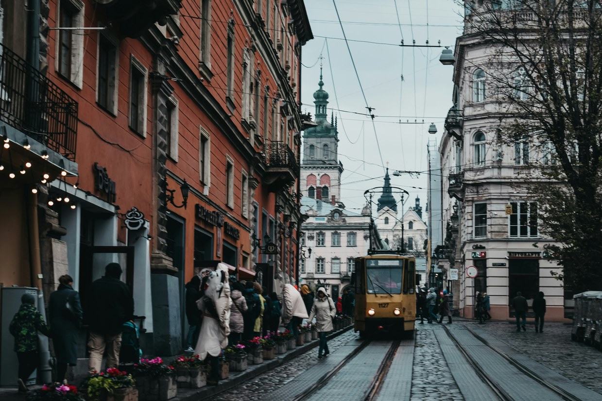 ВЕСНЯНИЙ ЛЬВІВ
