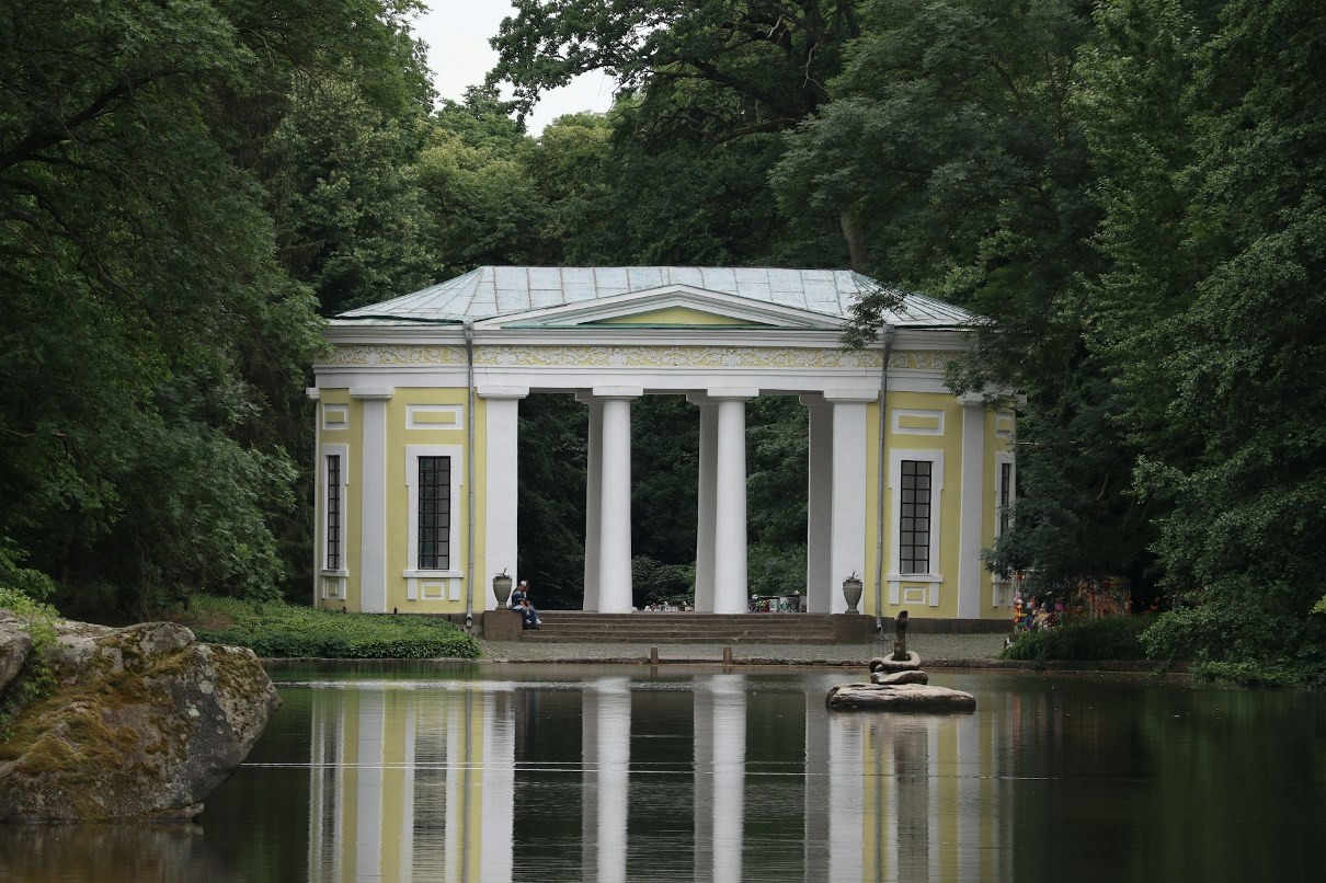 УМАНЬ ТА СТАРОВИННИЙ БУЦЬКИЙ КАНЬЙОН