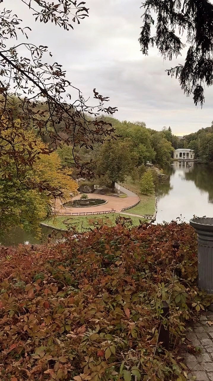 УМАНЬ ТА СТАРОВИННИЙ БУЦЬКИЙ КАНЬЙОН